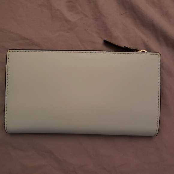Kate Spade - Picture 2 of 4